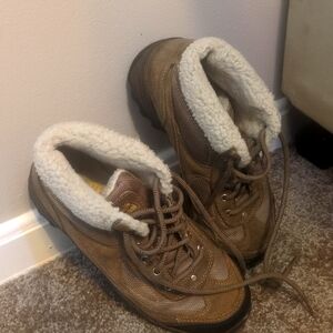 EarthSpirit wool insulated boots size 7women